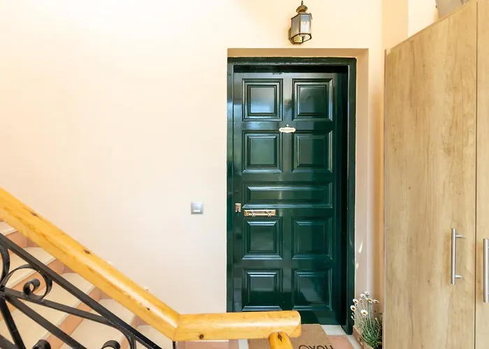 Navigator Apartment *